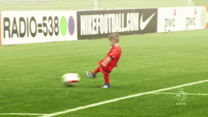 bebe, enfant, marquer un but, goal, foot ball, football