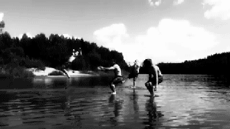hommes, sauter, salto arriere, lac, riviere, noir et blanc