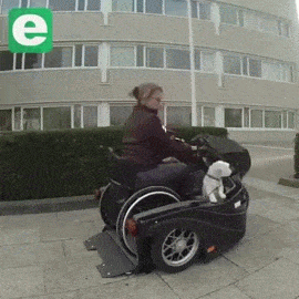 vehicule pour handicapes, handicap, fauteuil roulant, moto a 3 roues